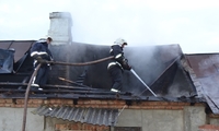 Дюжина рятувальників гасили пожежу у Рівненському районі (ФОТО) 