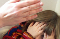Скандал у дитячому таборі: вихователь кулаками вирішував конфлікт з дитиною (ВІДЕО)