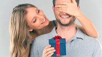 До розлуки і сліз: які подарунки краще не дарувати чоловікам