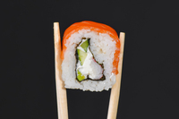 Не можна вставляти паличку у суші, та інші забобони корейців 