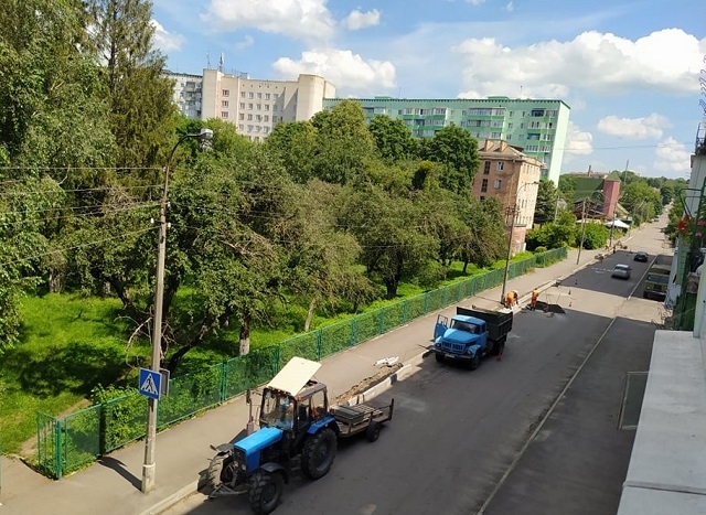 Заміна бордюрів на вул. Жуковського. Фото Радіо Трек