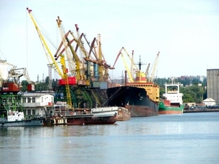 Порт у Миколаєві