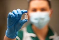 Польща віддасть Україні надлишки вакцини проти COVID-19