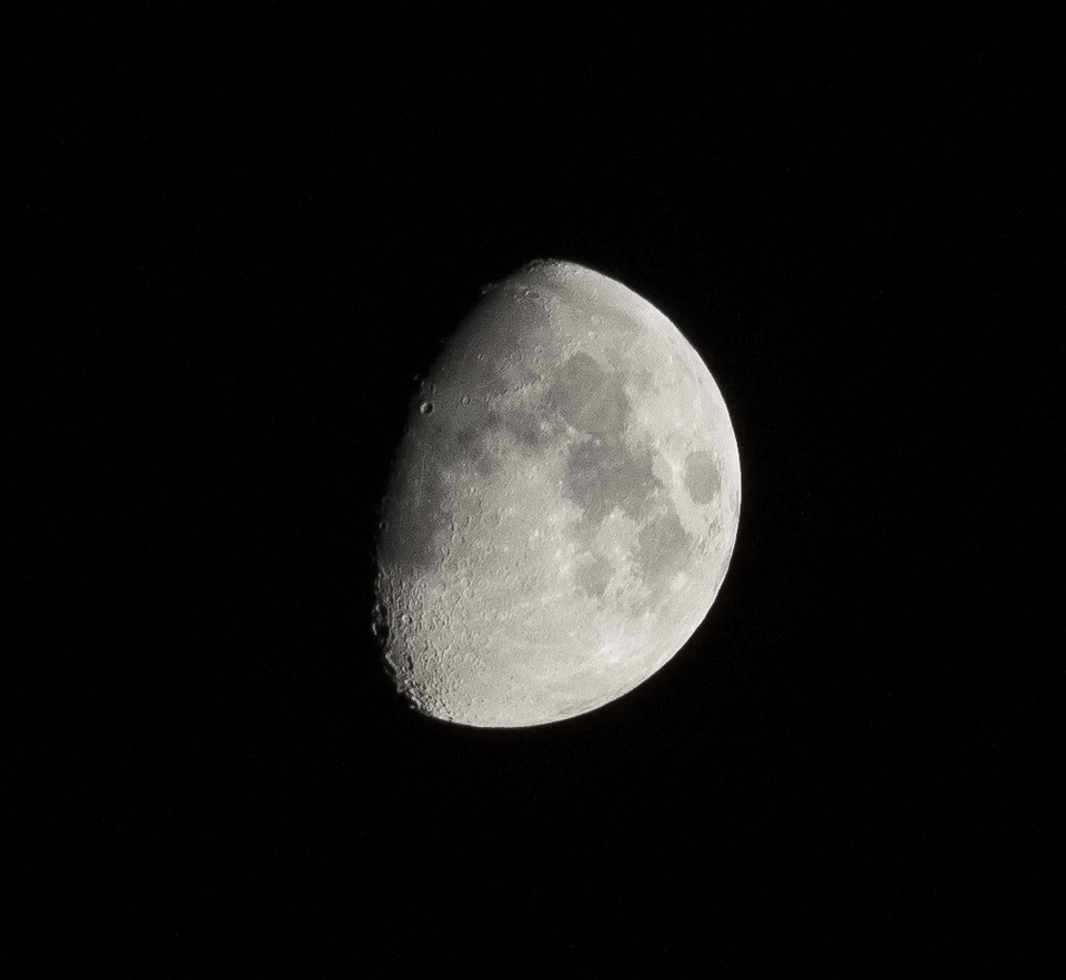 Місяць. Погляд з Рівного