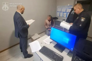 Її пустили пожити, а вона — мало не зарізала дитину: На Вінничині гостя скоїла замах