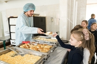 Їжа у шкільних їдальнях тепер матиме смак: з 1 січня в українських школах запровадять нове меню 