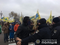 Псевдополіцейських виявили на мітингу поблизу Рівного (ФОТО)