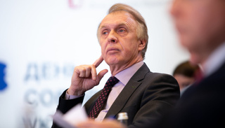 На фото - Володимир Огризко