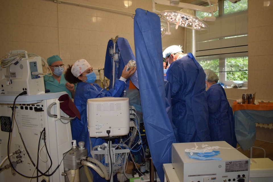 Хірурги інституту ім. Шалімова -- під час однієї з попередніх операцій у м. Рівне