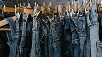 Троє наймодніших джинсів весни-2024 (ФОТО)