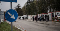 Повинні вийти на ринок праці: країна ЄС припиняє допомогу українським біженцям