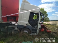 Дитина загинула у ДТП на Рівненщині. Фура розчавила легковик (ФОТО)