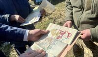 Унікальні історичні матеріали передали селищу на Рівненщині (ФОТО)