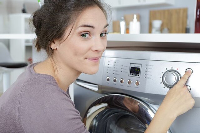 Як відкрити дверцята пральної машини під час прання?