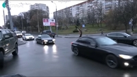 Колоною через перехрестя – на червоне: керівник патрульних збирає докази проти «BMW Club Rіvne» (ВІДЕО)