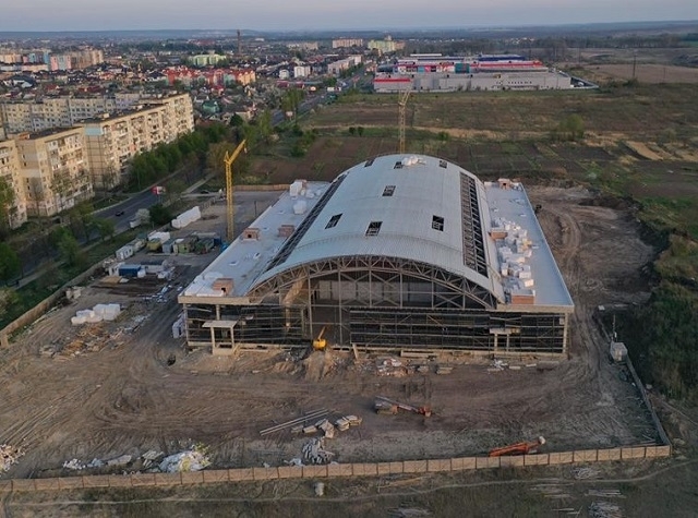 Будівництво спортивного комплексу на вул. Макарова у Рівному
