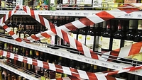 Через російські обстріли в одній з областей заборонили продаж алкоголю
