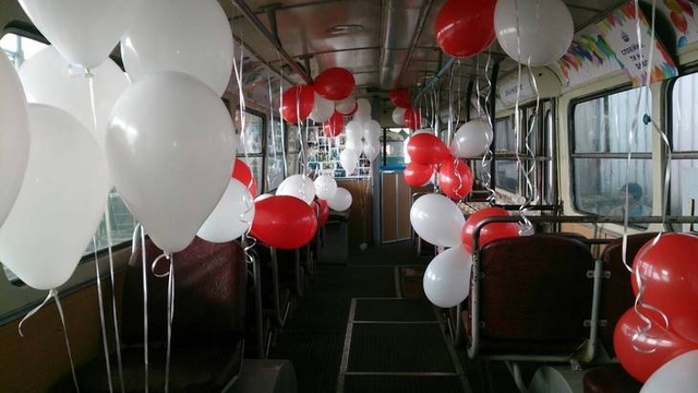 Минулої суботи у тролейбусі святкували День народження