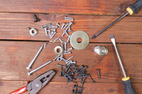 Ви про це точно не думали: які саморізи краще, світлі чи чорні? 