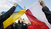 Українських біженців у Польщі масово позбавлятимуть виплат: в чому причина? 