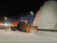 5 добу дорожники продовжують чистити від снігу дороги Рівненщини (ФОТО)
