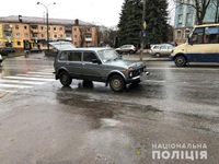 Мати з донькою потрапили під колеса легковика у Рівному (ФОТО)