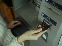 За зняття грошей: ПриватБанк блокує картки клієнтам – відома причина