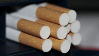 Ціни на сигарети значно «підскочать»: скільки коштуватиме пачка в 2024 році? 