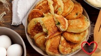 «Ліниві» пиріжки з хліба за 10 хв: дуже просто і смачно (РЕЦЕПТ)