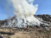 Пожежу на сміттєзвалищі біля Рівного ліквідували (ФОТО)