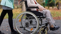 Як оформити компенсацію по догляду за пенсіонером чи людиною з інвалідністю в Україні? 