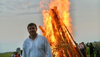 Стрибки через вогонь, танок русалок: голова ОДА Віталій Коваль відсвяткував Купала на Сарненщині (19 ФОТО)