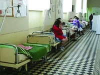 У лікарнях для пацієнтів з COVID-19 збільшують кількість ліжкомісць
