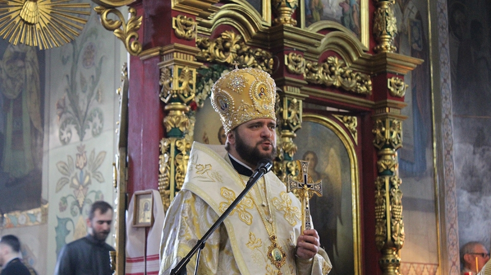 Архієпископ Іларіон (це та інші фото -- збільшуються)