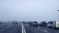 Масштабна ДТП — у Львові: На мосту зіткнулися 27 автомобілів (ФОТО/ВІДЕО)