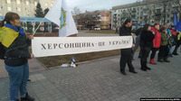 «Херсон – це Україна»: люди вийшли на мітинг проти окупантів, ті відкрили стрілянину (ВІДЕО)