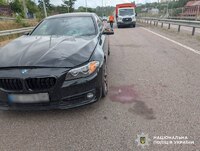 23-річний водій BMW збив працівника дорожньої служби біля Рівного (ФОТО) 