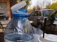 Як раніше вже не буде: попри спротив виробників, у ЄС зникнуть звичні пластикові пляшки