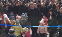 Перерізати стрічку на відкритті дитсадка на Рівненщині Президент доручив дітям (ВІДЕО)