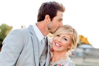 Дженні Гарт і Девід Адамс в день свого весілля