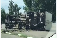 На трасі Київ-Чоп перекинулась вантажівка (ВІДЕО)