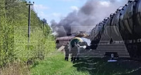 Росіяни заявляють про підрив залізниці: з рейок зійшов потяг з нафтопродуктами