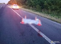 Неподалік Рівного Volkswagen наїхав на чоловіка: Особу загиблого встановлюють