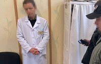 Затримання у лікарні на Рівненщині: медик «погорів на гарячому» (ФОТО)