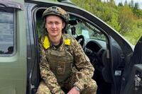Залишив роботу за кордоном і пішов на війну: історія гвардійця з Рівненщини (ФОТО)