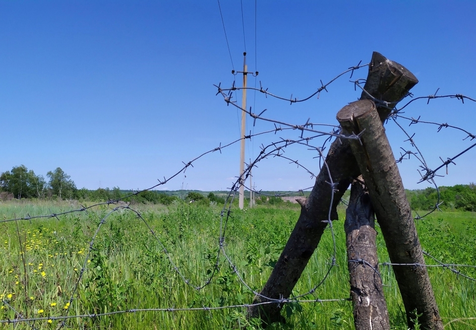 Електромережа на лінії розмежування на Луганщині (фото ілюстративне, автор Горский Мпу)