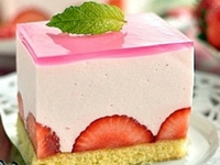 Полуничний торт з йогуртовим суфле (РЕЦЕПТ)