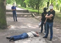 Що «світить» поліцейським, яких взяли на хабарі у парку Шевченка