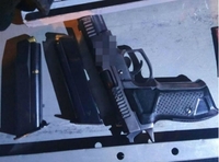 На Рівненщині патрульні зупинили авто за порушення ПДР, а виявили зброю (ФОТО)