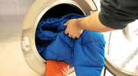 Як не зіпсувати пуховик під час прання
